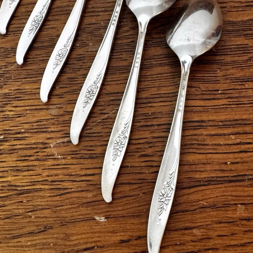7 Oneida Nobility Magic Moment 5 O'Clock Teaspoons Silverplate